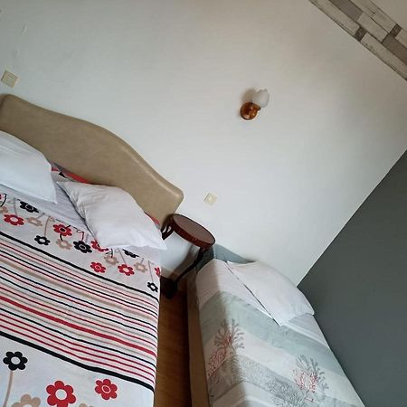 Le Fecamps Hotell Bolbec Eksteriør bilde
