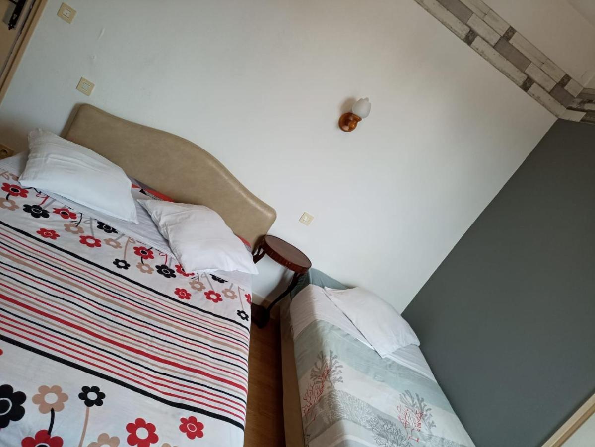 Le Fecamps Hotell Bolbec Eksteriør bilde